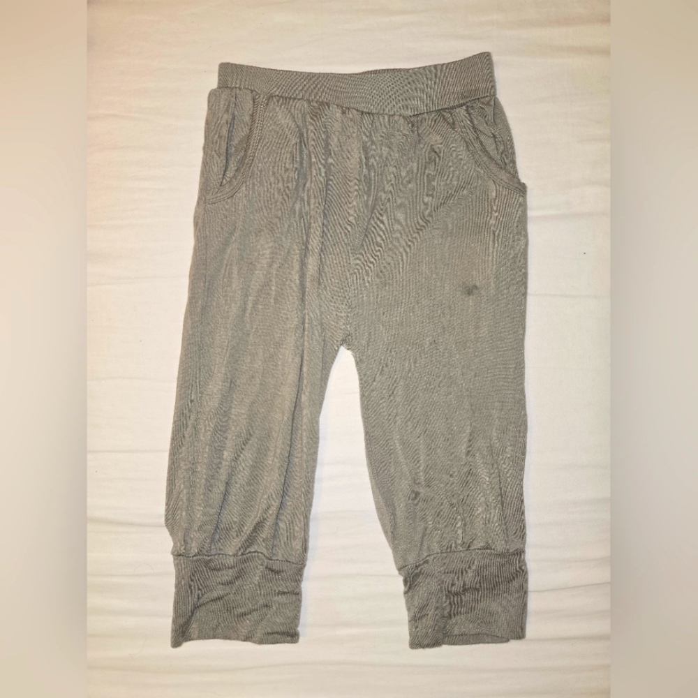 Kate Quinn 2T pants